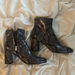 Marc Fisher size 11 M women’s heals boots / booties with side zipper snakeskin